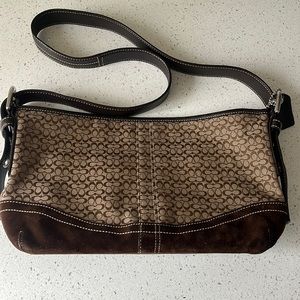 Coach adjustable shoulder bag.